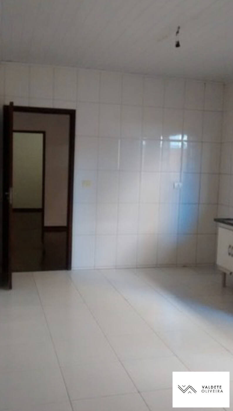 Casa à venda com 3 quartos, 190m² - Foto 3