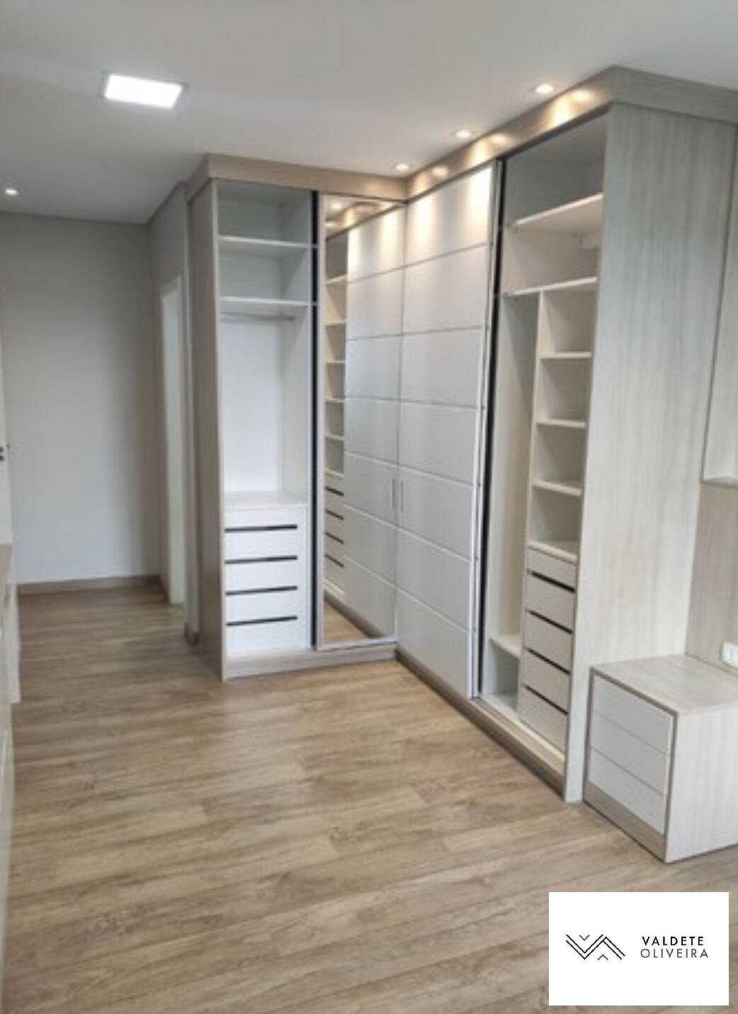 Apartamento à venda com 3 quartos, 143m² - Foto 4