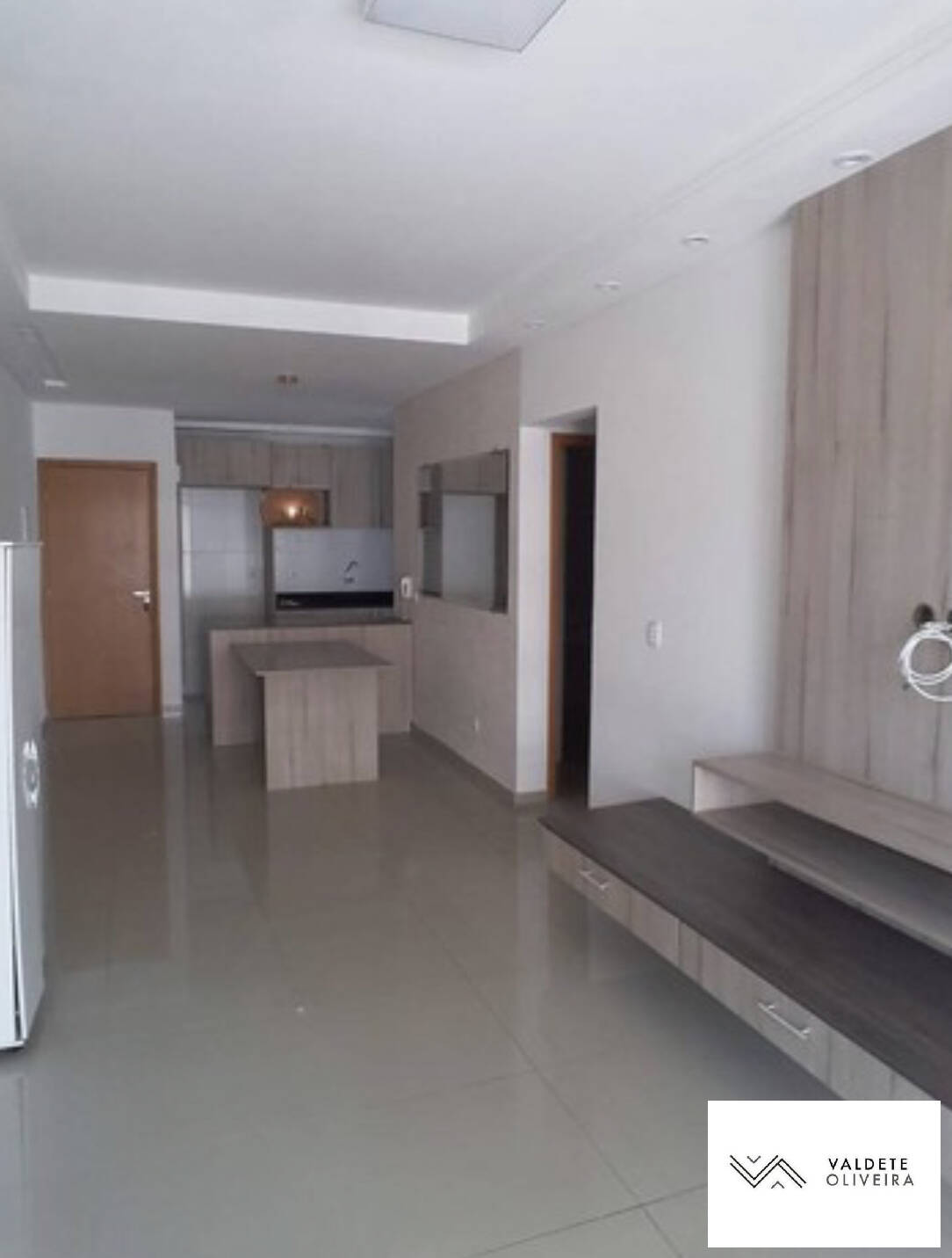 Apartamento à venda com 2 quartos, 65m² - Foto 2