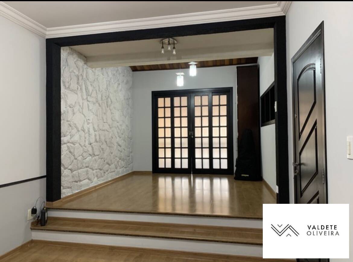 Casa à venda com 4 quartos, 189m² - Foto 2