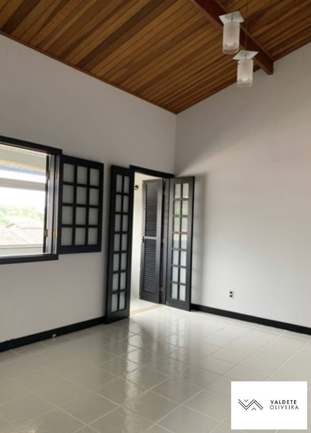 Casa à venda com 4 quartos, 189m² - Foto 3