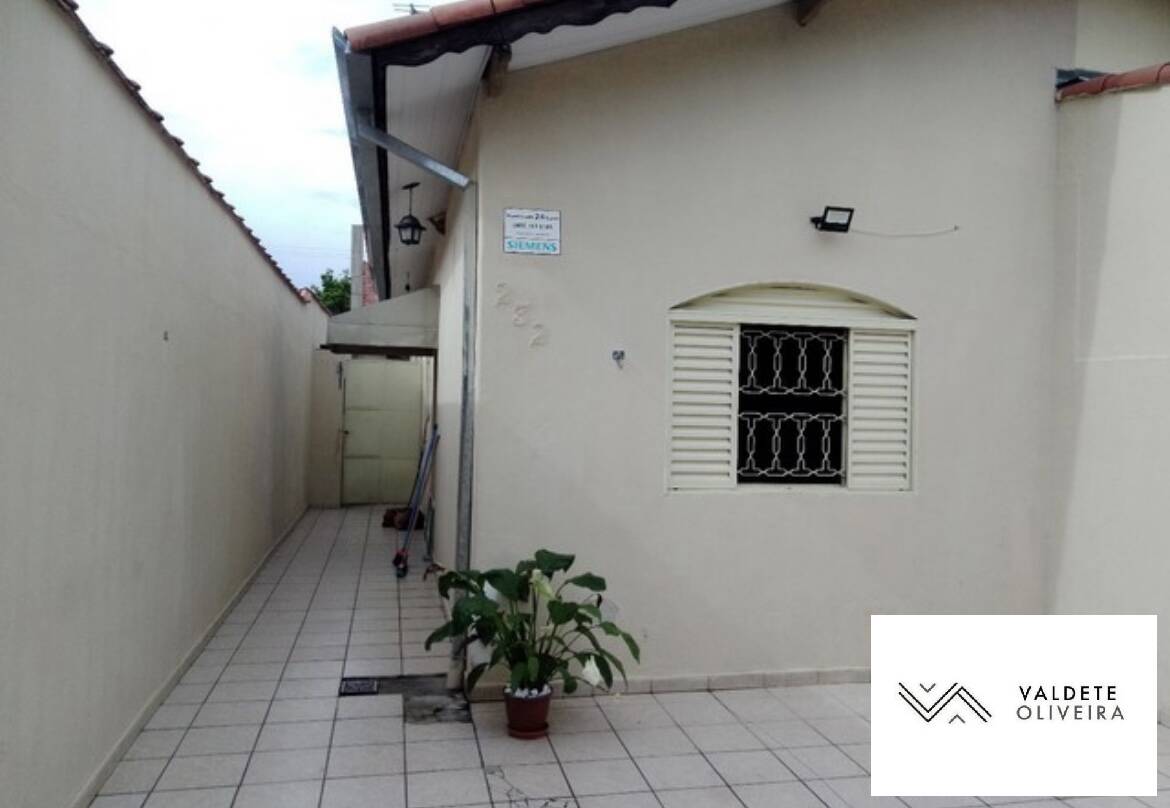 Casa à venda com 2 quartos, 125m² - Foto 2