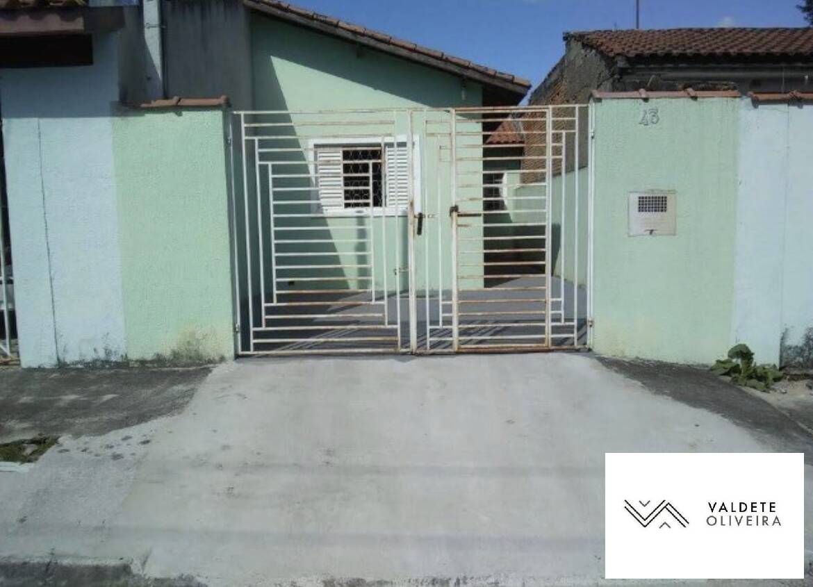 Casa à venda com 2 quartos, 69m² - Foto 1