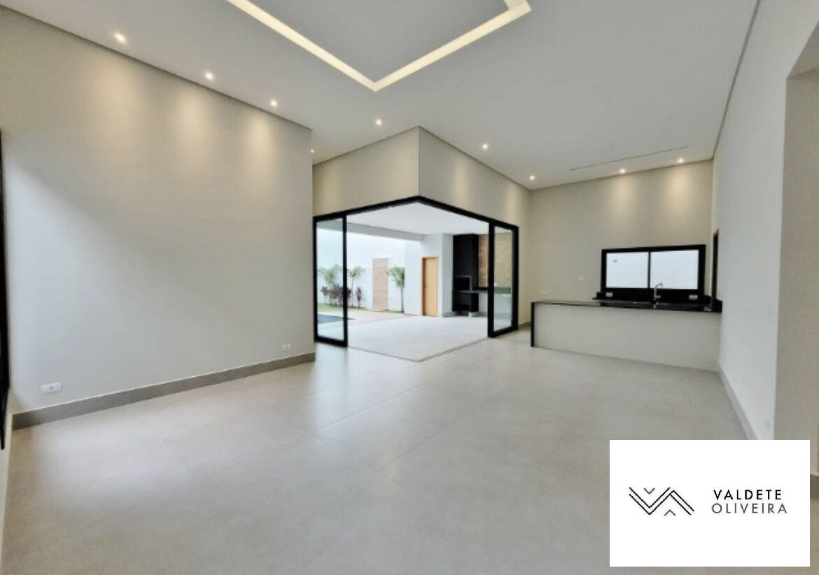 Casa à venda com 4 quartos, 234m² - Foto 2