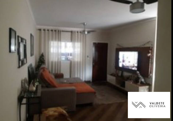 Casa à venda com 2 quartos, 124m² - Foto 1