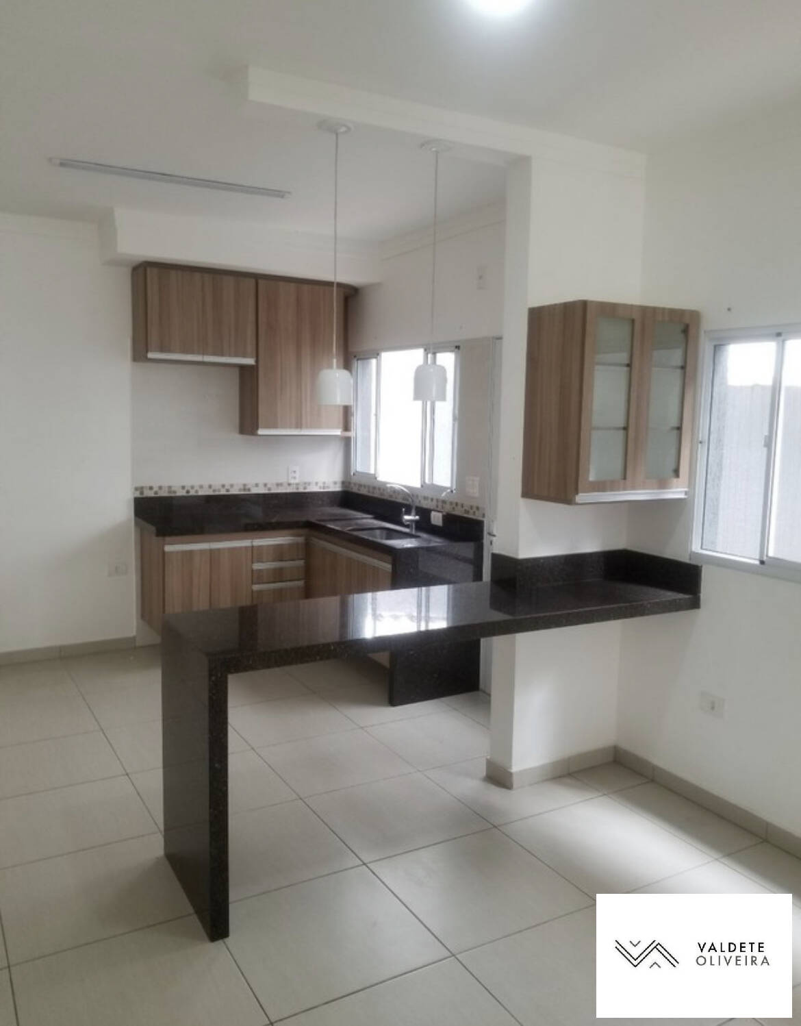 Casa à venda com 3 quartos, 240m² - Foto 3