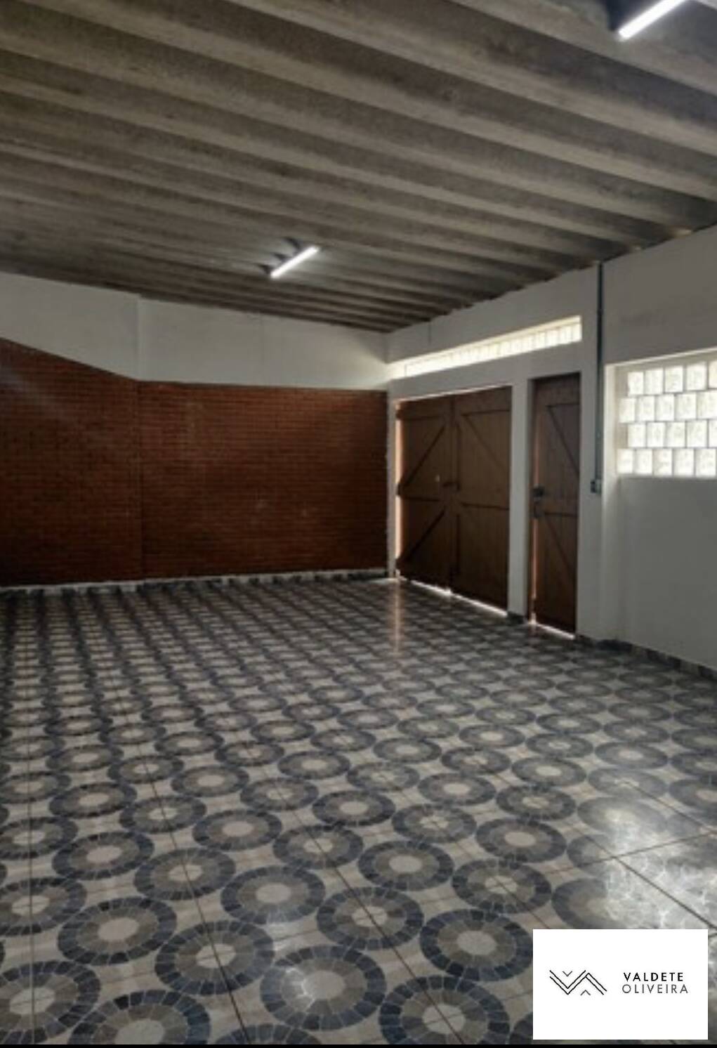 Casa à venda com 2 quartos, 170m² - Foto 1