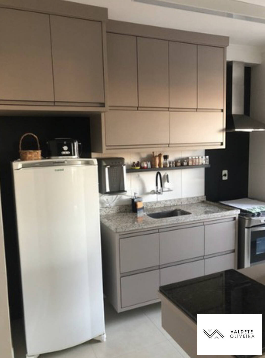 Apartamento à venda com 2 quartos, 81m² - Foto 3