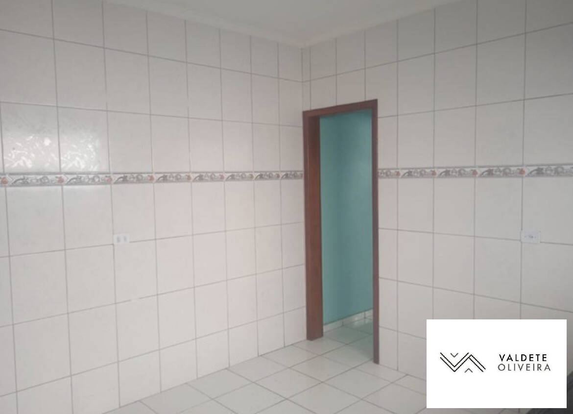 Casa à venda com 3 quartos, 70m² - Foto 6