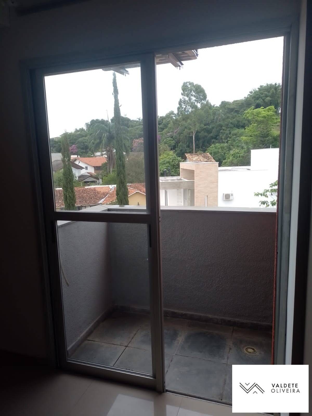 Apartamento à venda com 2 quartos, 62m² - Foto 2