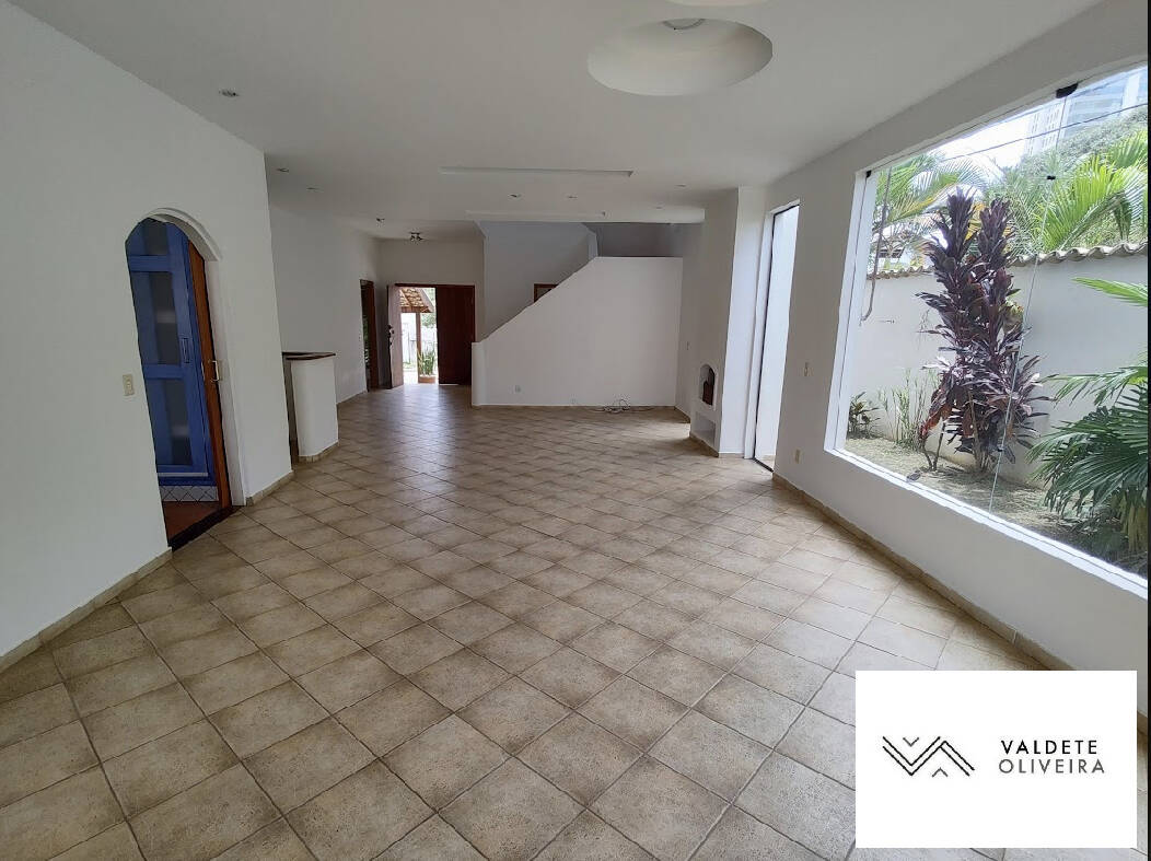 Casa à venda com 3 quartos, 337m² - Foto 8