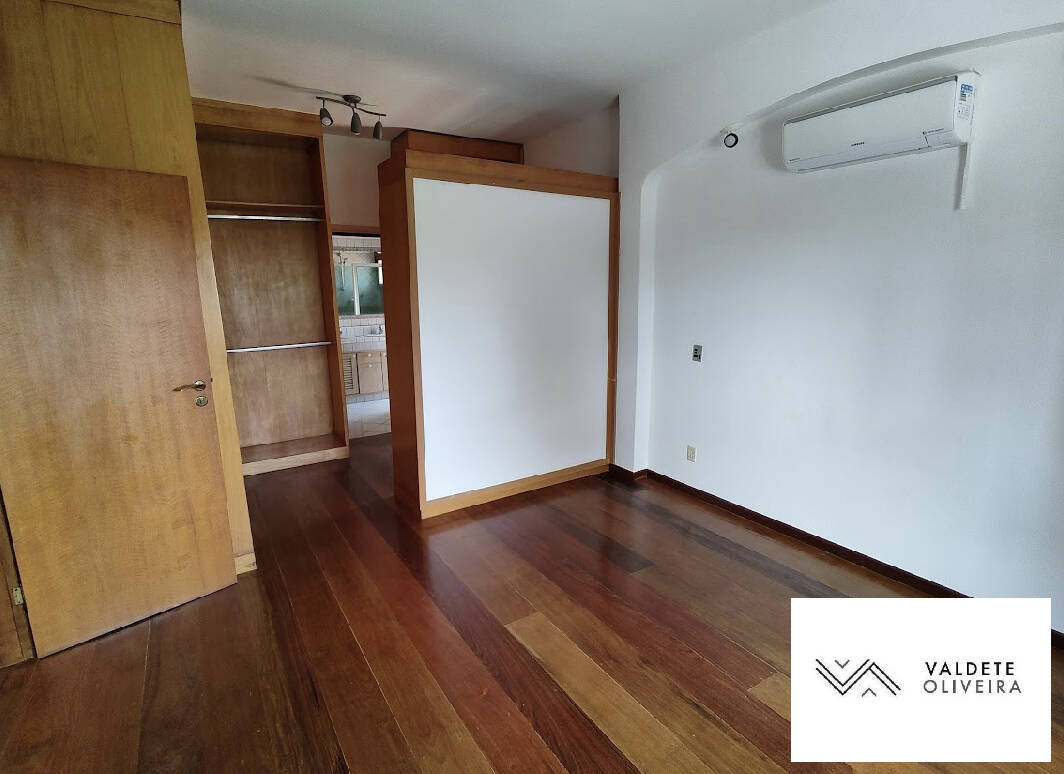 Casa à venda com 3 quartos, 337m² - Foto 9