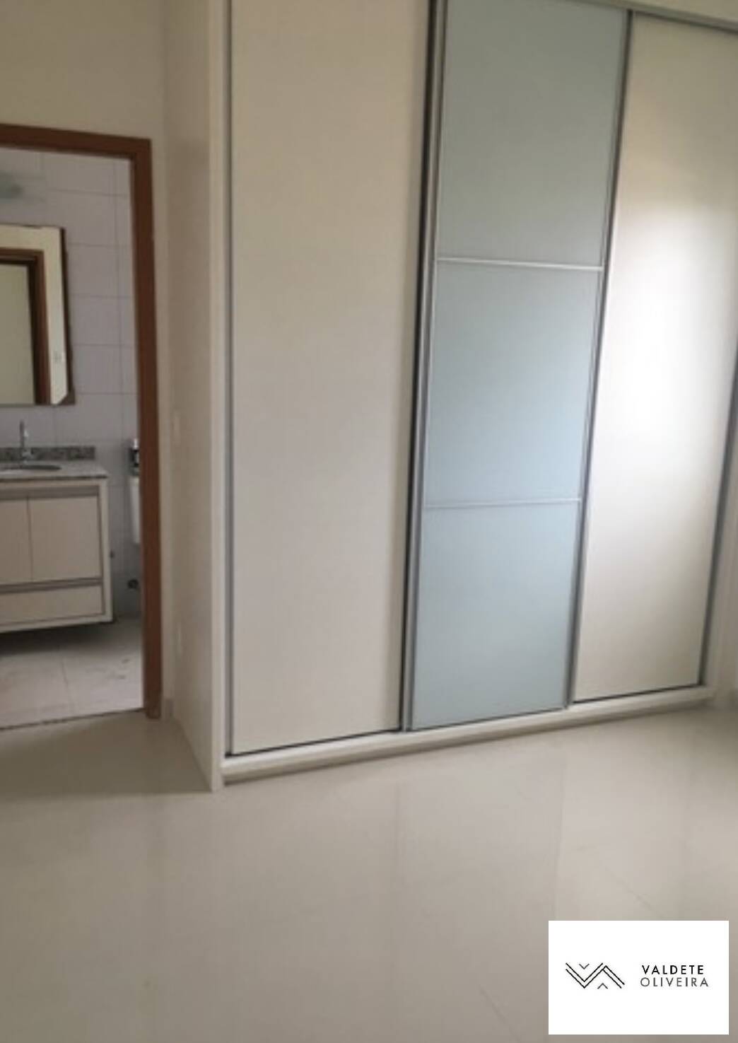 Apartamento à venda com 2 quartos, 69m² - Foto 2