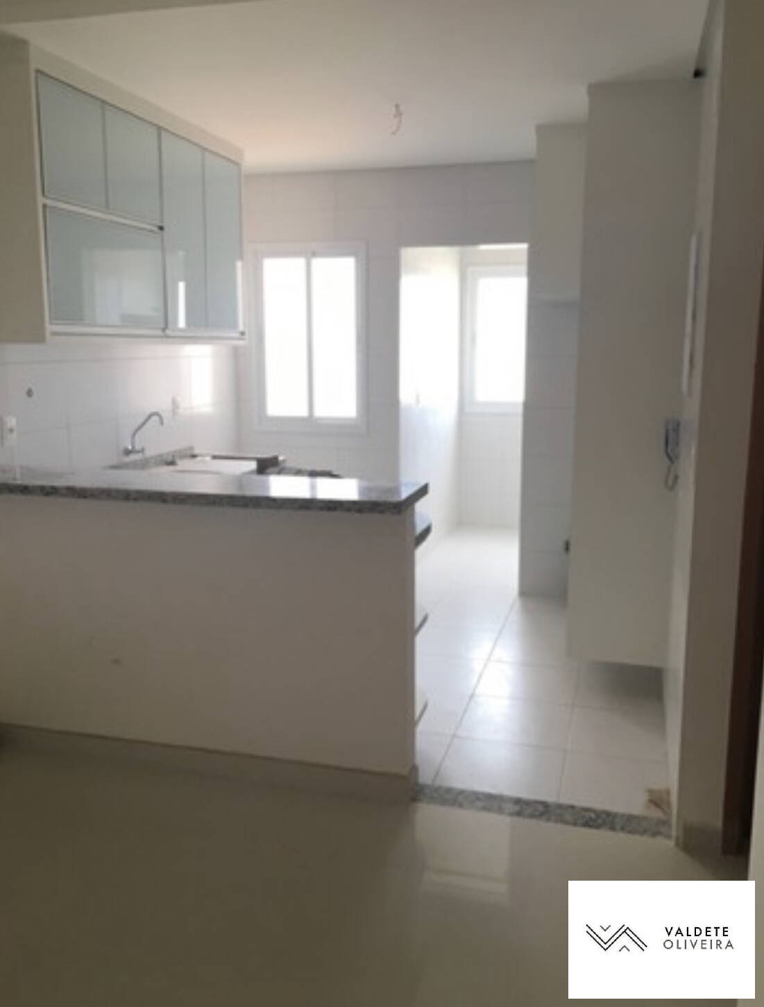 Apartamento à venda com 2 quartos, 69m² - Foto 1