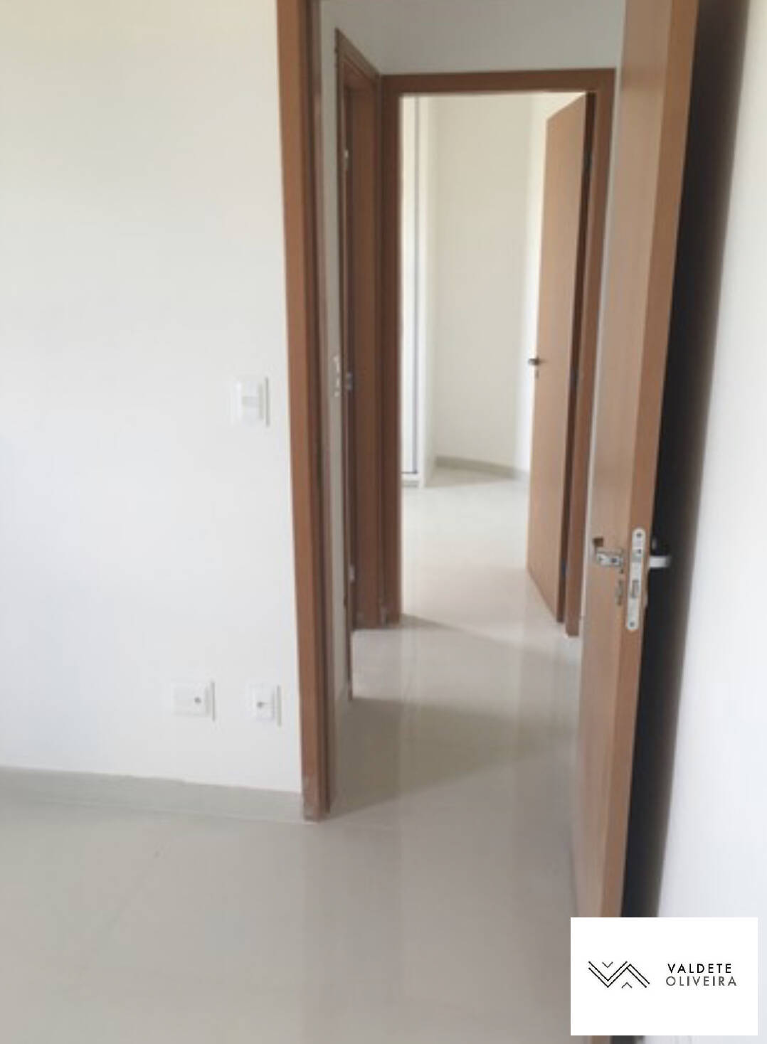 Apartamento à venda com 2 quartos, 69m² - Foto 4