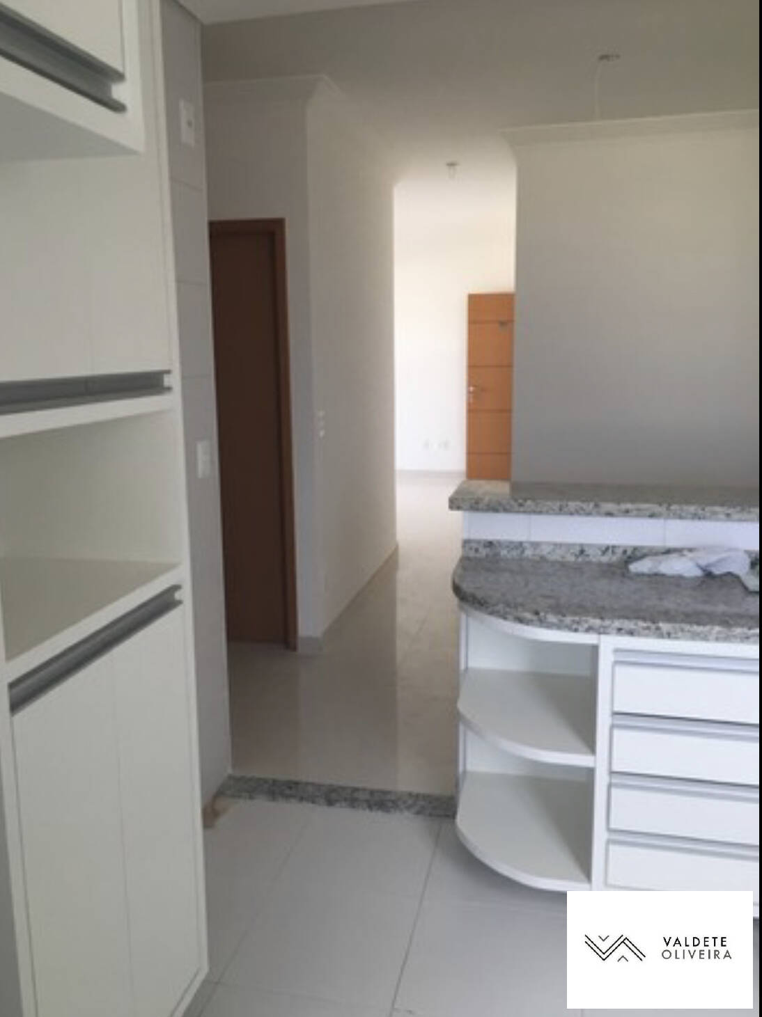 Apartamento à venda com 2 quartos, 69m² - Foto 5