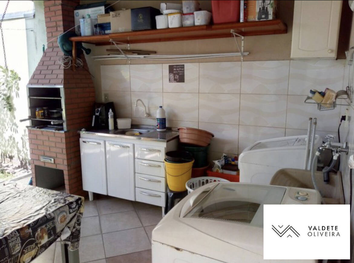 Casa à venda com 4 quartos, 200m² - Foto 8