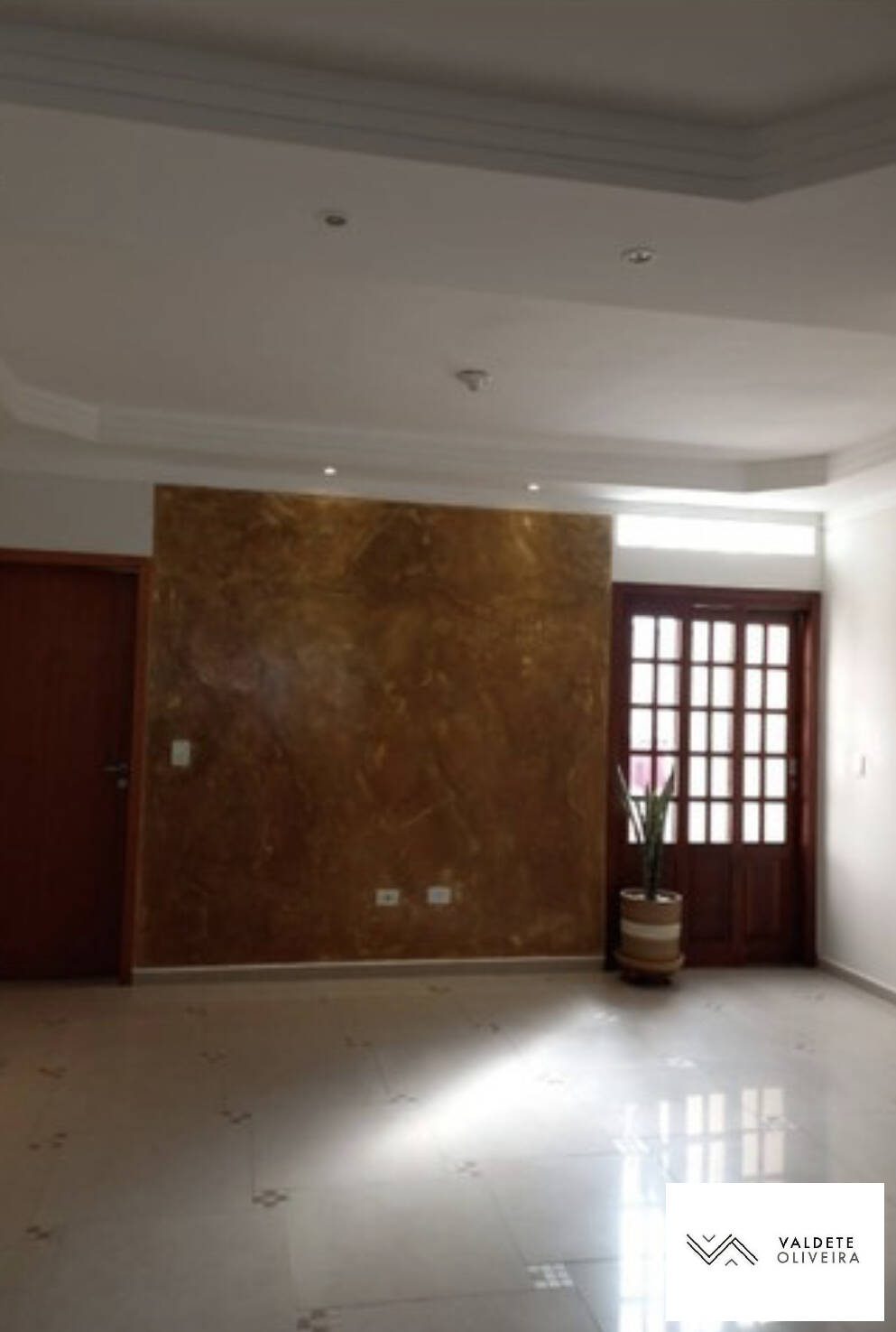 Casa à venda com 3 quartos, 125m² - Foto 1