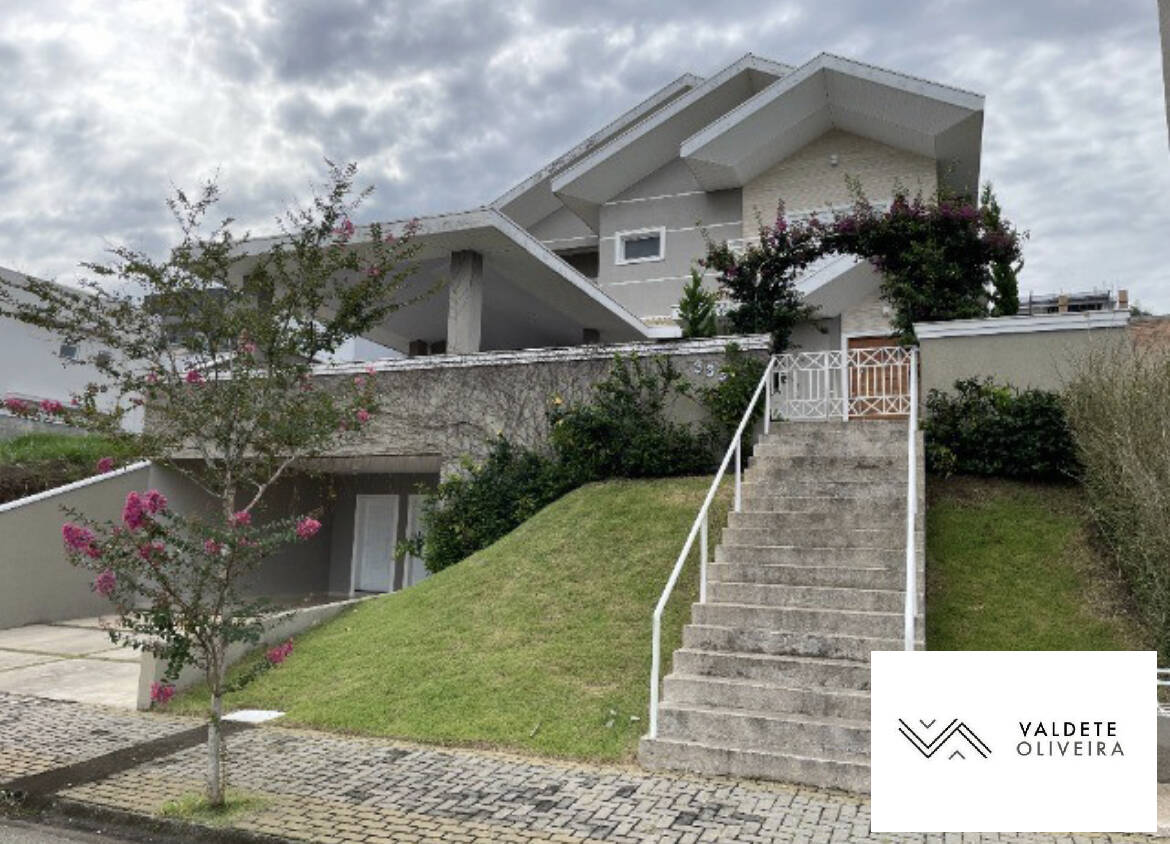 Casa à venda com 4 quartos, 338m² - Foto 1