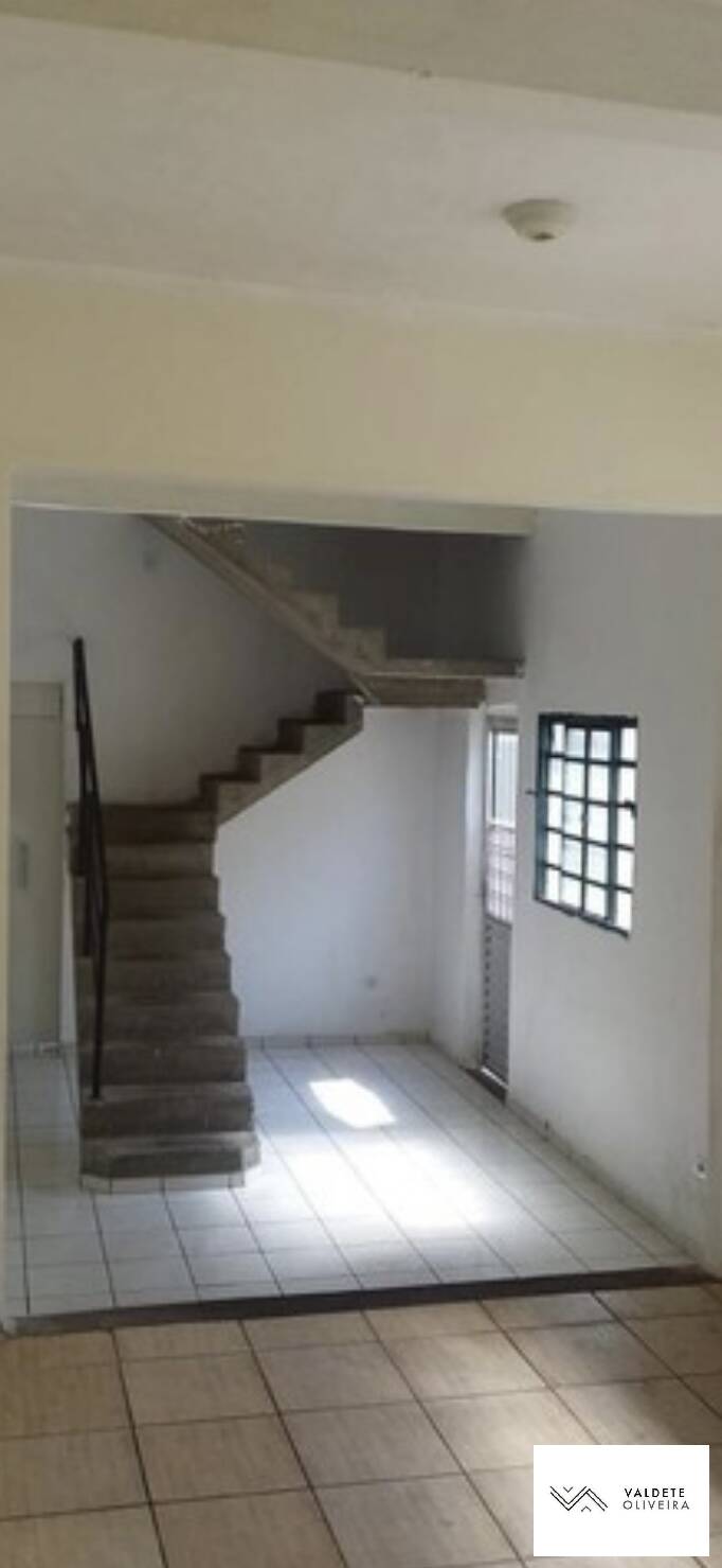 Casa à venda com 3 quartos, 140m² - Foto 1