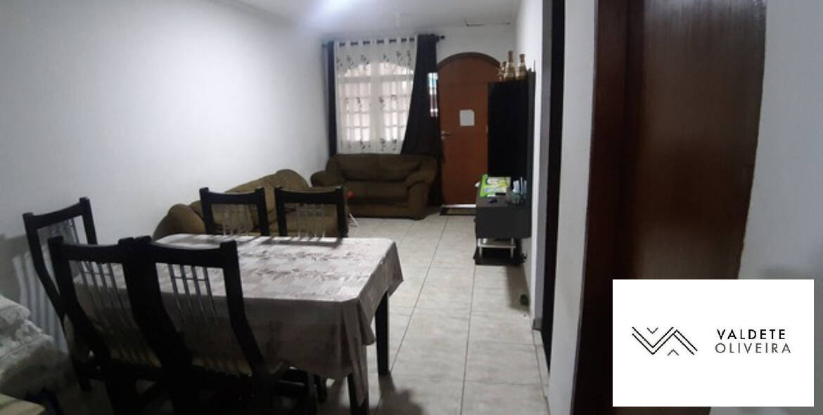 Casa à venda com 2 quartos, 200m² - Foto 2