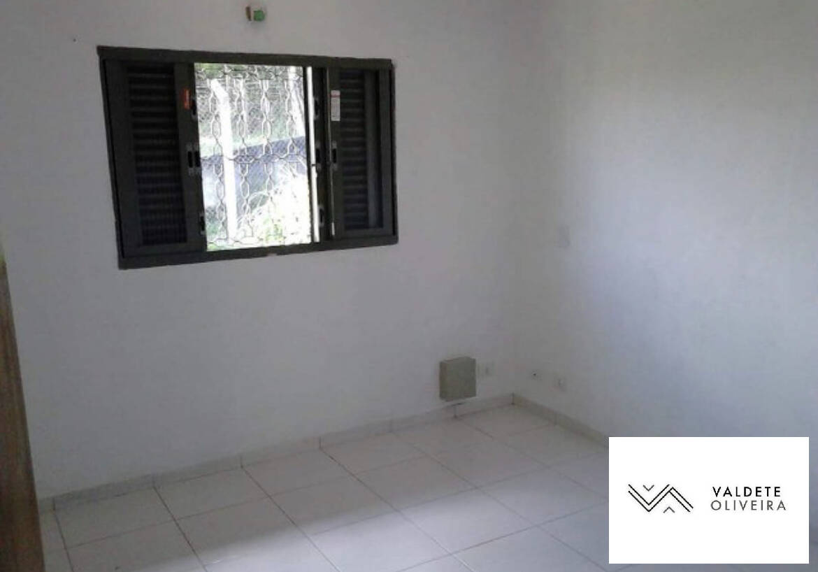 Casa à venda com 2 quartos, 1500m² - Foto 2