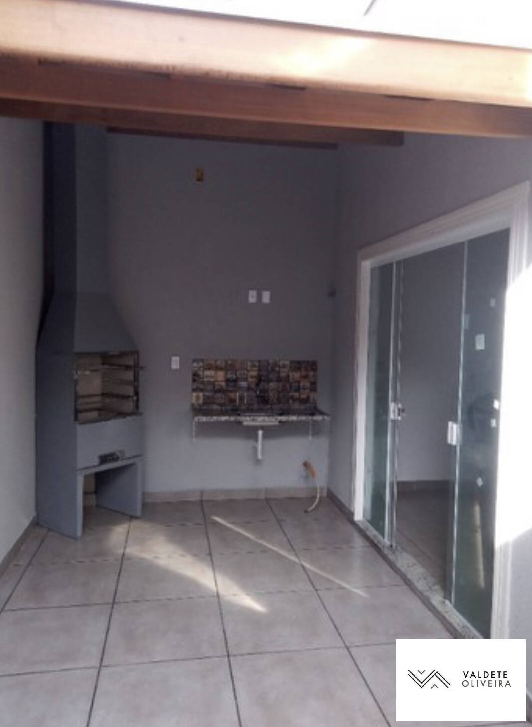 Casa à venda com 2 quartos, 76m² - Foto 2