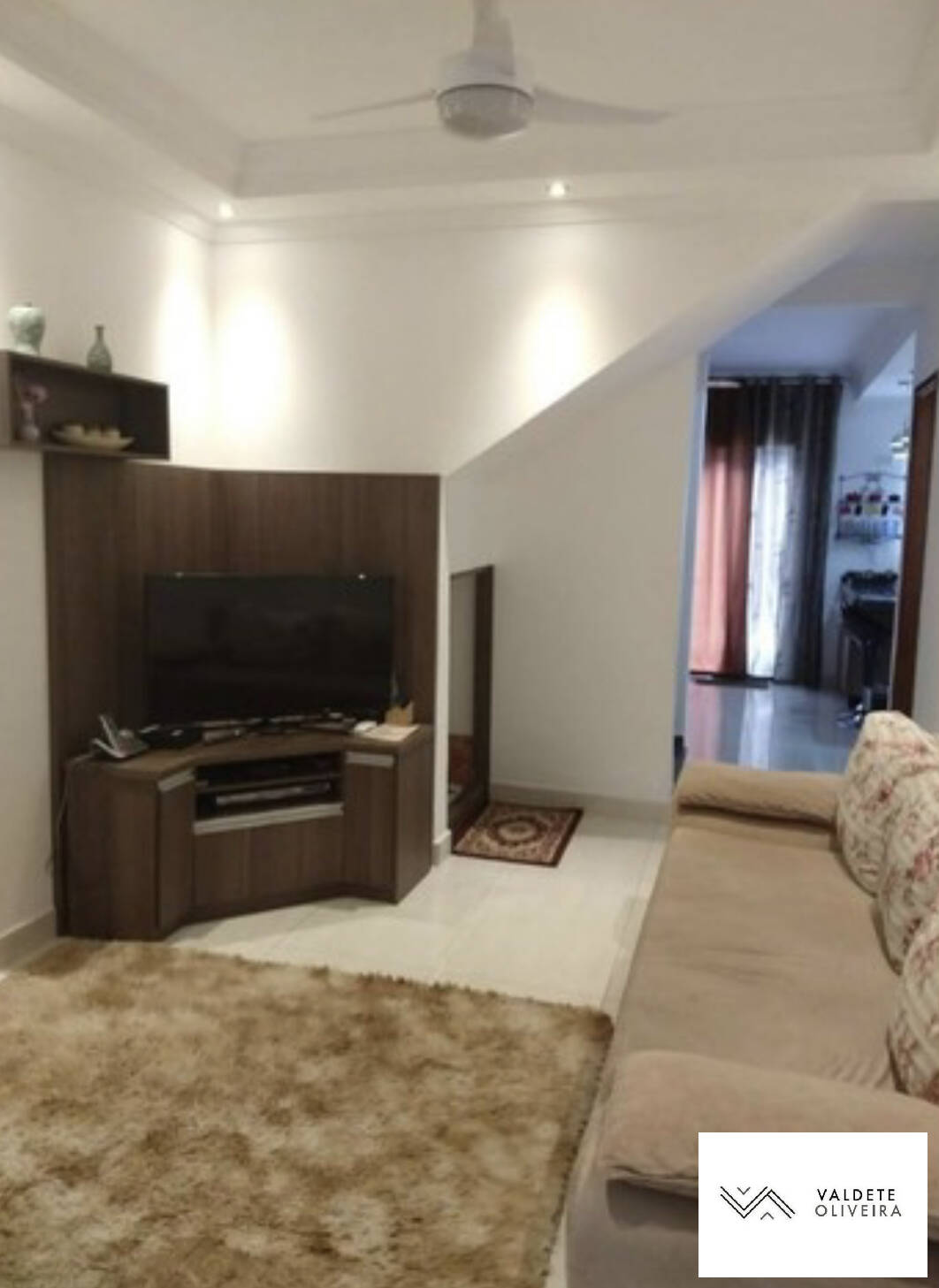 Casa à venda com 3 quartos, 220m² - Foto 1