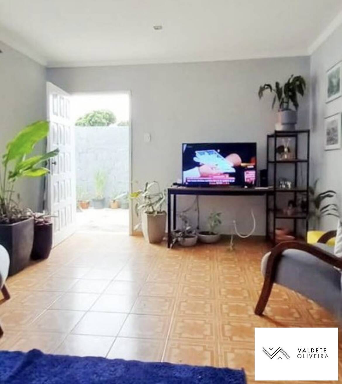 Casa à venda com 3 quartos, 102m² - Foto 1