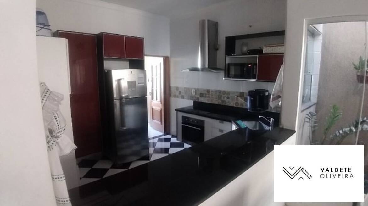 Casa à venda com 3 quartos, 300m² - Foto 6