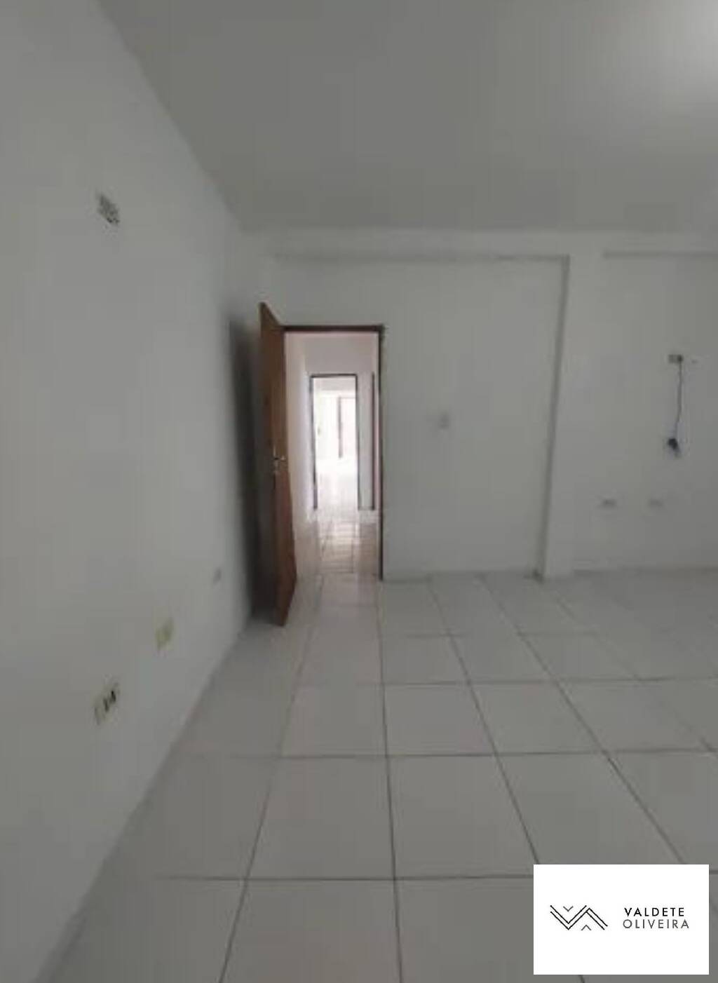 Casa à venda com 3 quartos, 124m² - Foto 2