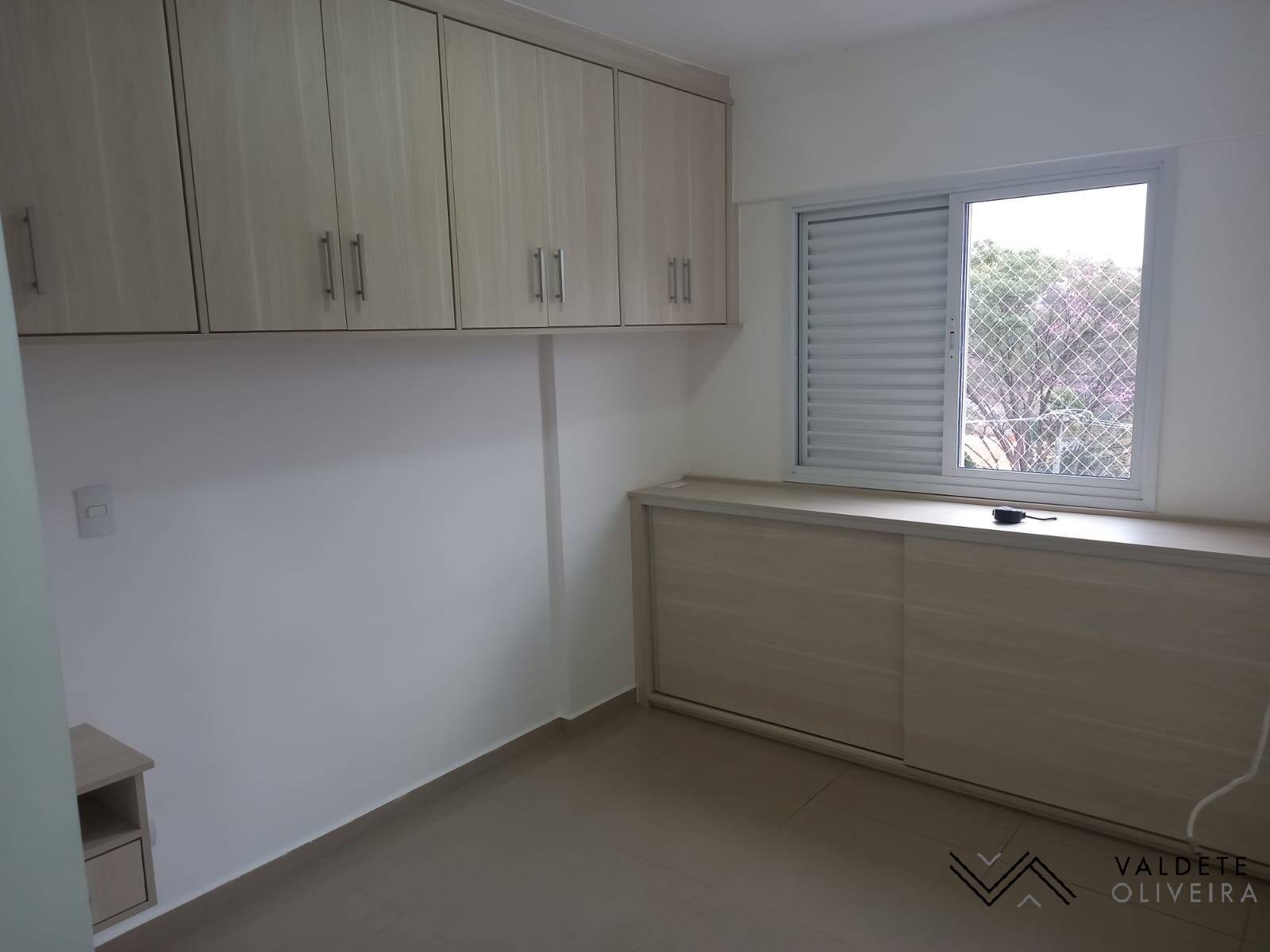 Apartamento à venda com 3 quartos, 77m² - Foto 4