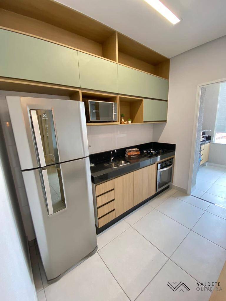 Apartamento à venda com 2 quartos, 67m² - Foto 2