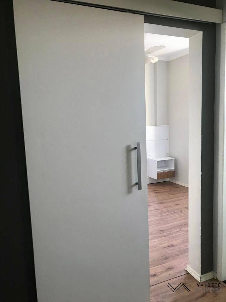 Apartamento à venda com 3 quartos, 83m² - Foto 4