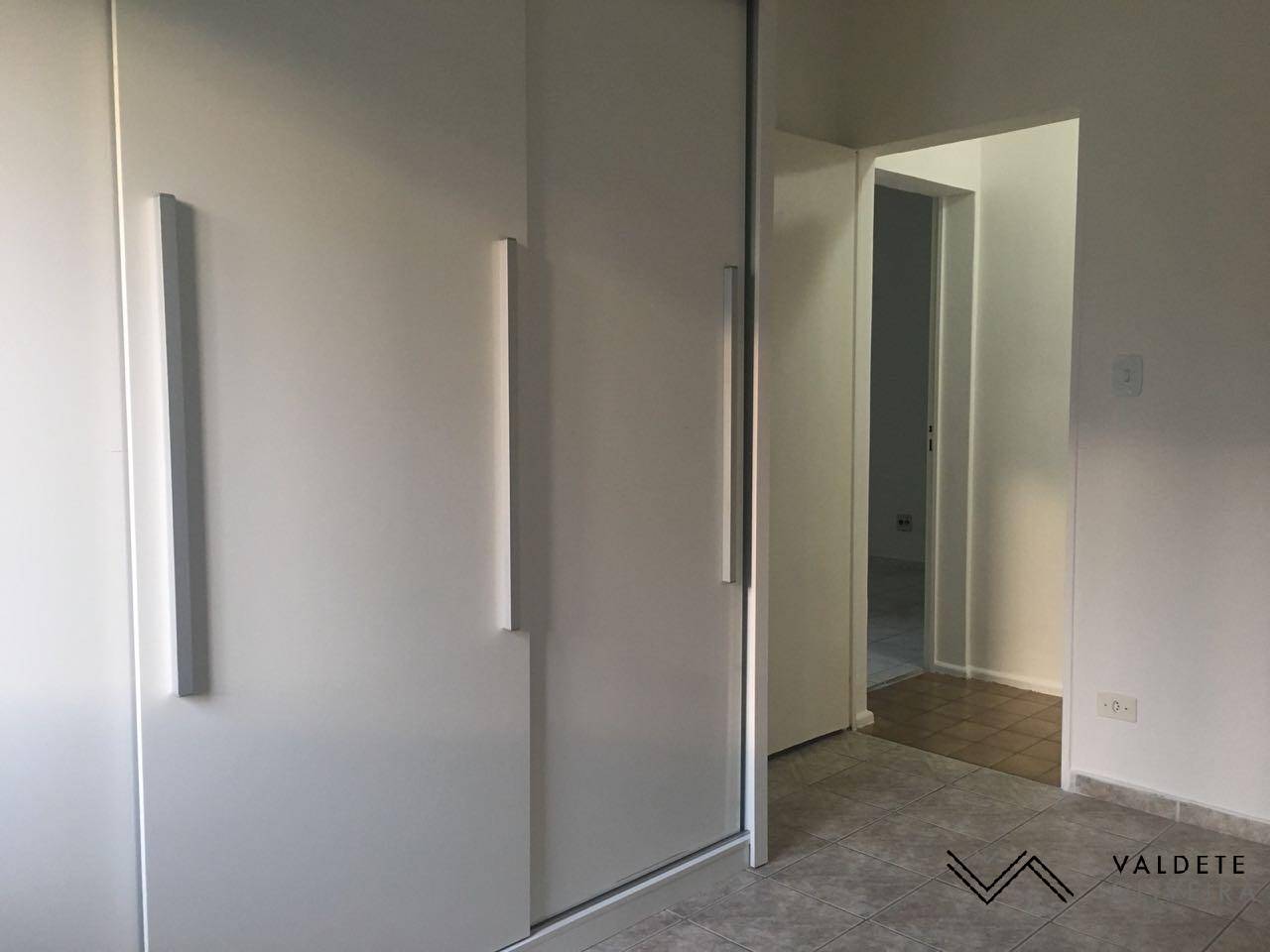 Apartamento à venda com 2 quartos, 57m² - Foto 3