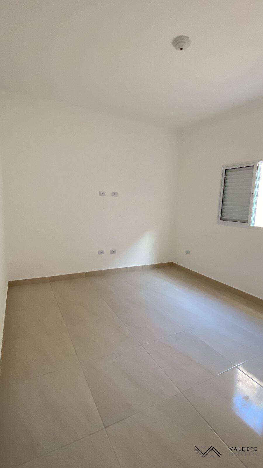 Casa à venda com 2 quartos, 75m² - Foto 3