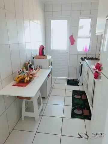 Apartamento à venda com 2 quartos, 67m² - Foto 2