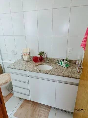 Apartamento à venda com 2 quartos, 67m² - Foto 4