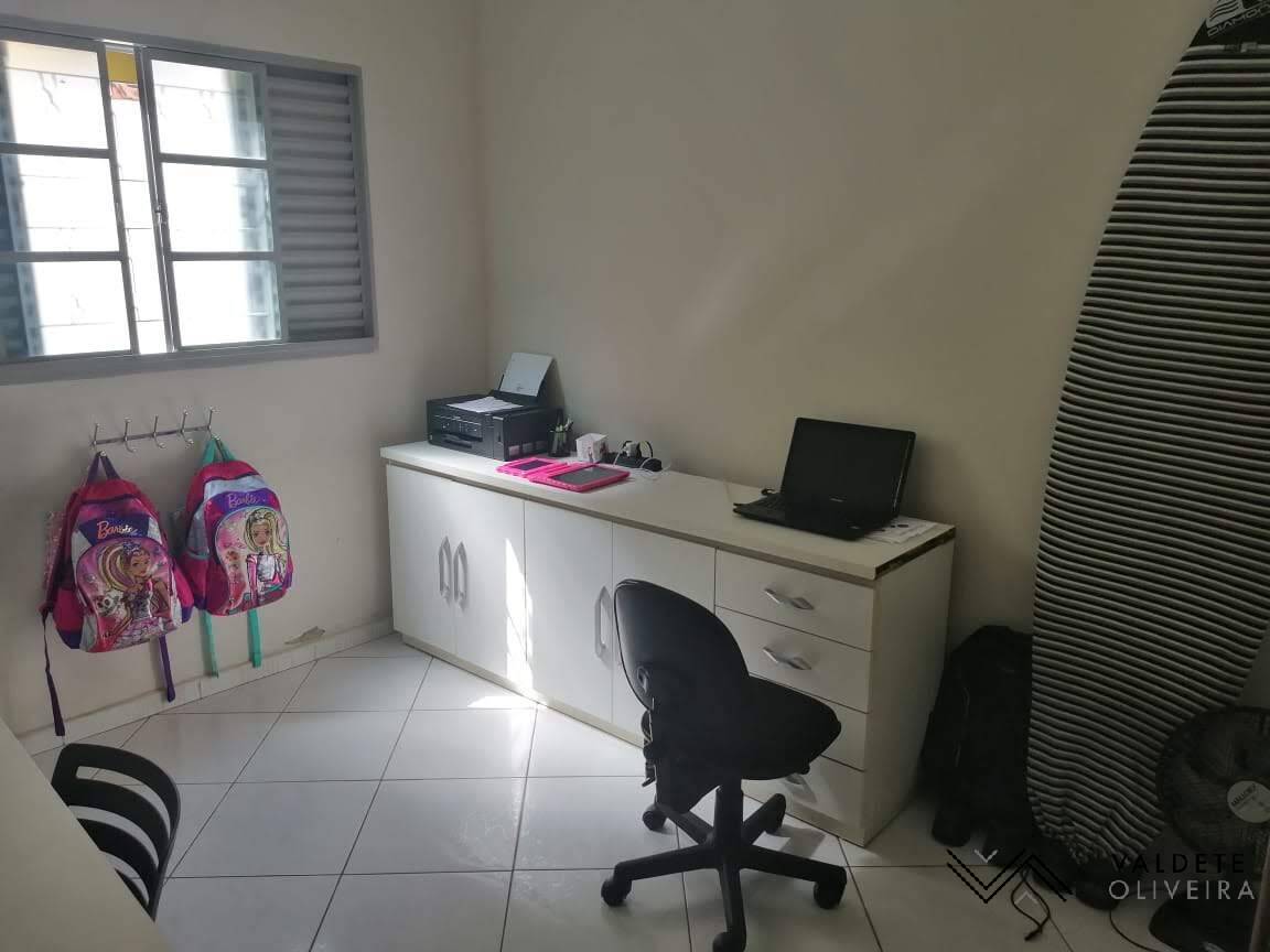 Casa à venda com 4 quartos, 197m² - Foto 15