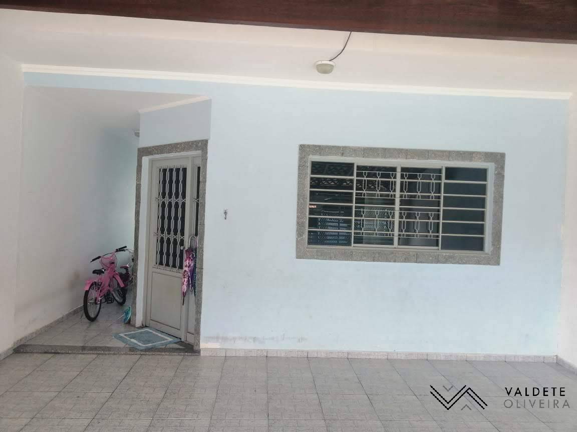 Casa à venda com 4 quartos, 197m² - Foto 4