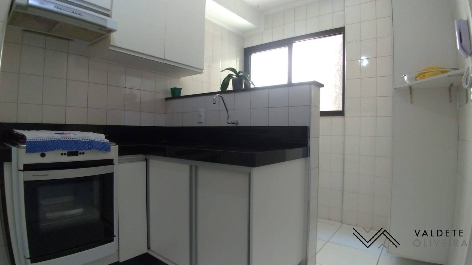 Apartamento à venda com 2 quartos, 76m² - Foto 3