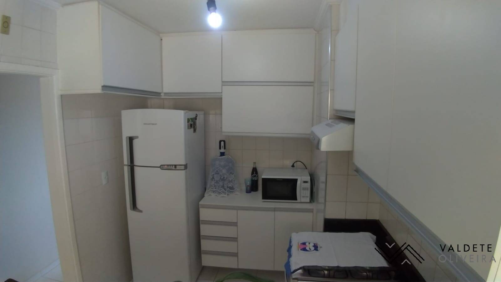 Apartamento à venda com 2 quartos, 76m² - Foto 2