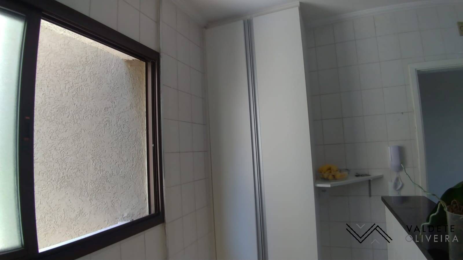 Apartamento à venda com 2 quartos, 76m² - Foto 4