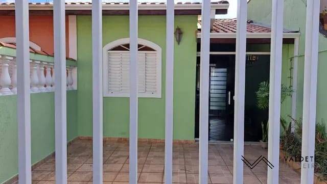 Casa à venda com 2 quartos, 62m² - Foto 1