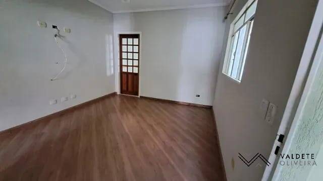 Casa à venda com 2 quartos, 62m² - Foto 3