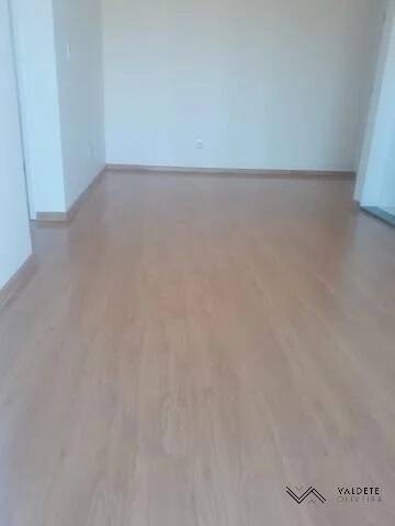 Apartamento à venda com 2 quartos, 60m² - Foto 2