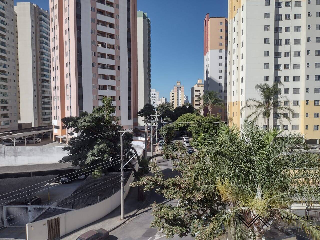 Apartamento à venda com 3 quartos, 121m² - Foto 1