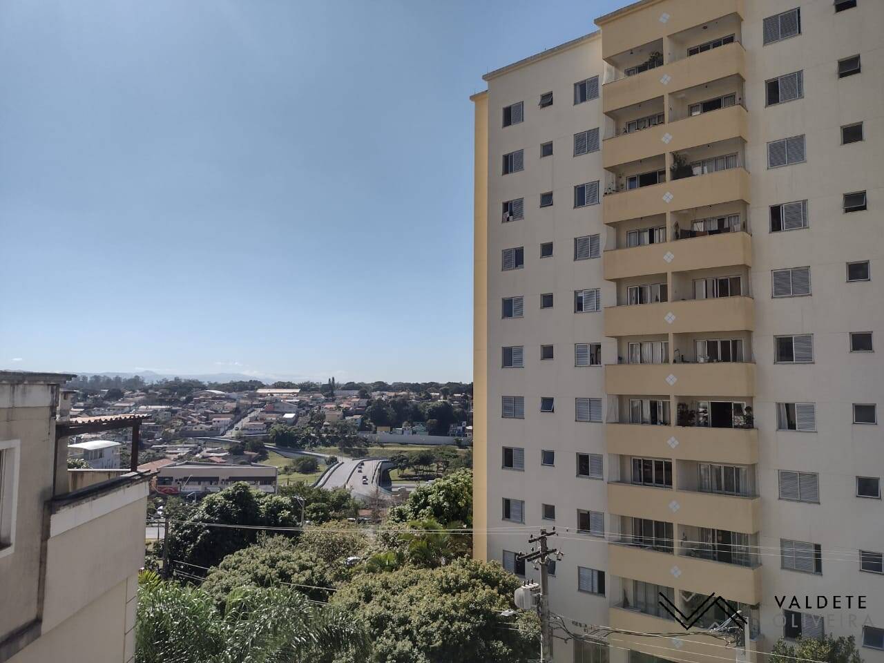 Apartamento à venda com 3 quartos, 121m² - Foto 3