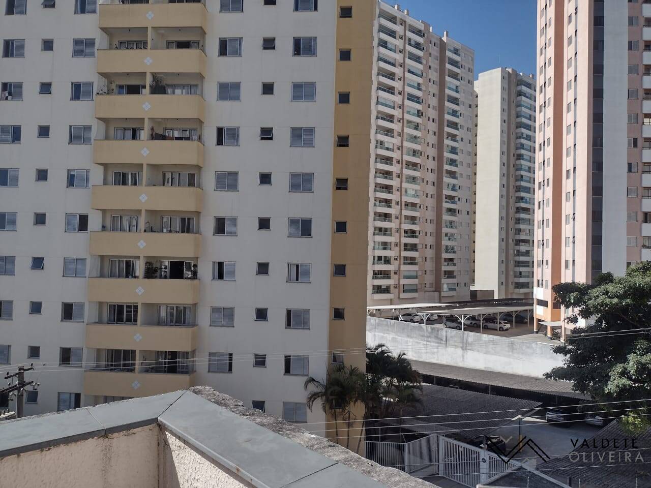 Apartamento à venda com 3 quartos, 121m² - Foto 2