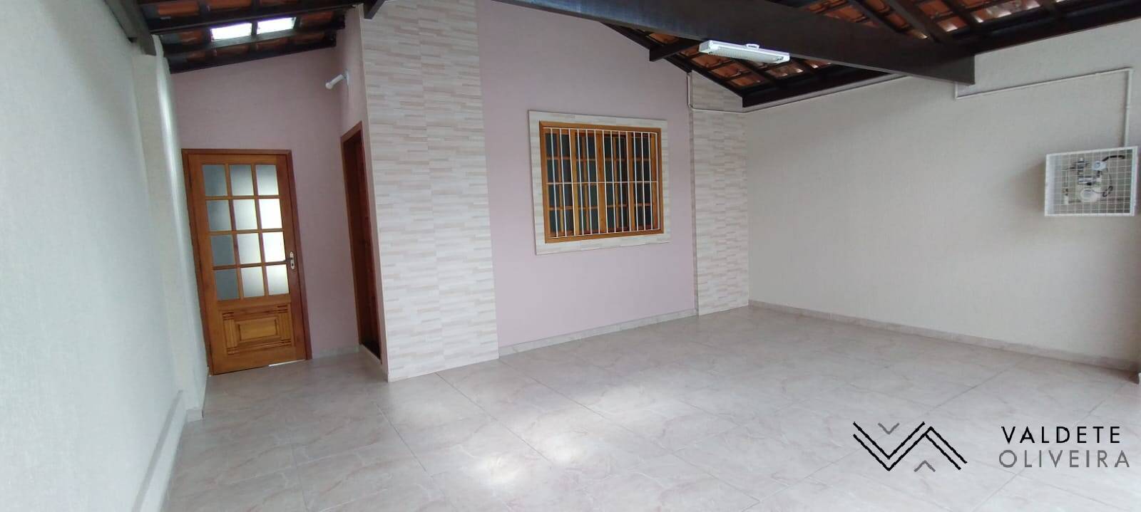 Casa à venda com 2 quartos, 125m² - Foto 3